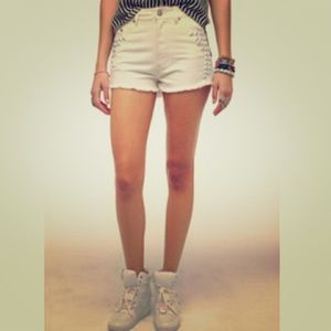 🔮BDG/ UO White Studded Distressed Shorts
